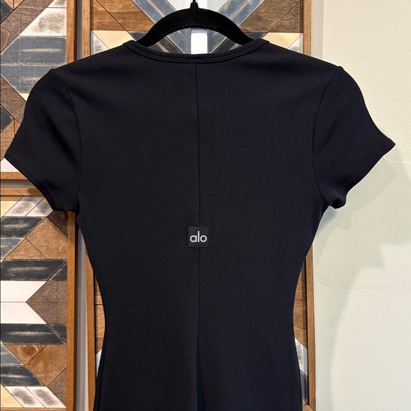ALO Yoga Goddess Ribbed Short Sleeve Mini Dress in Black size XS EUC - Picture 6 of 7